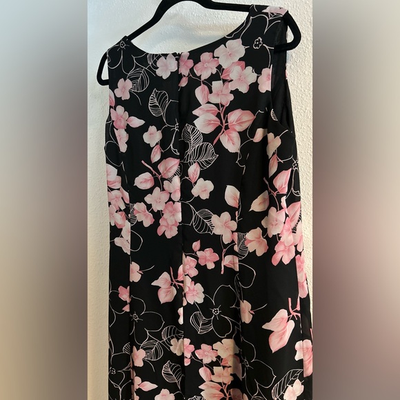 Julian Taylor Black Dress with Pink Floral Design Size 16 Petite - Picture 4 of 6